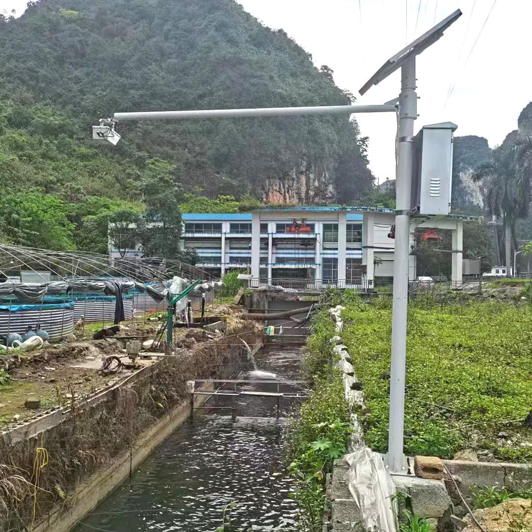 阜陽界首靳寨鄉(xiāng)雷達(dá)流速流量儀工程